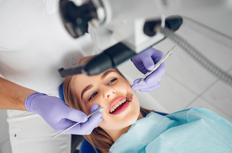 👶 Çocuğunuzun Diş Bakımı Rehberi: Yaşa Göre İpuçları